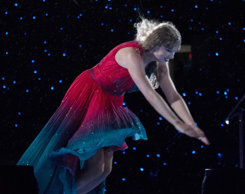 Taylor Swift — October 18 - Miami, Florida — photo 157