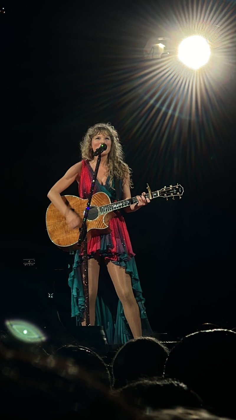 Taylor Swift — October 18 - Miami, Florida — photo 192