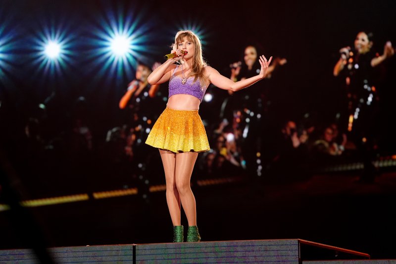 Taylor Swift — October 25 - New Orleans, Louisiana — photo 1