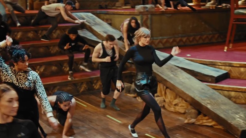 Taylor Swift — Behind The Scenes (Screen Captures) — photo 4