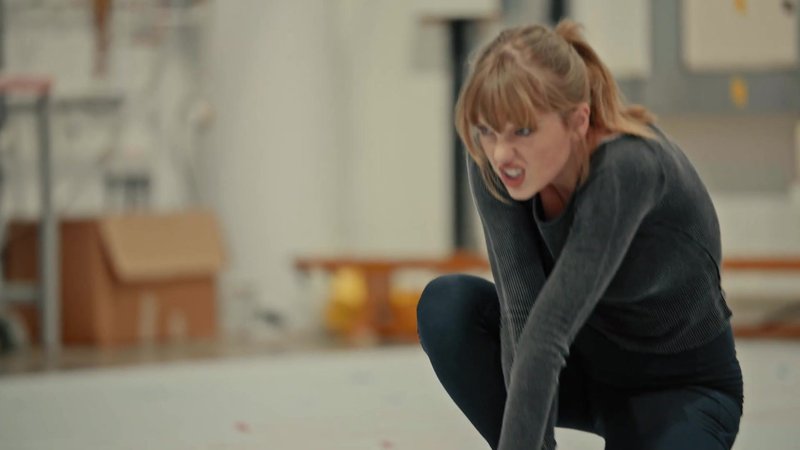 Taylor Swift — Cats - A Look Inside (Screen Captures) — photo 23