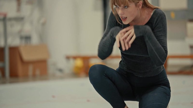 Taylor Swift — Cats - A Look Inside (Screen Captures) — photo 24