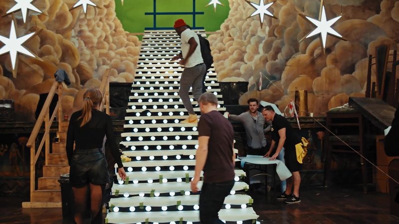 Taylor Swift — Cats - A Look Inside (Screen Captures) — photo 28
