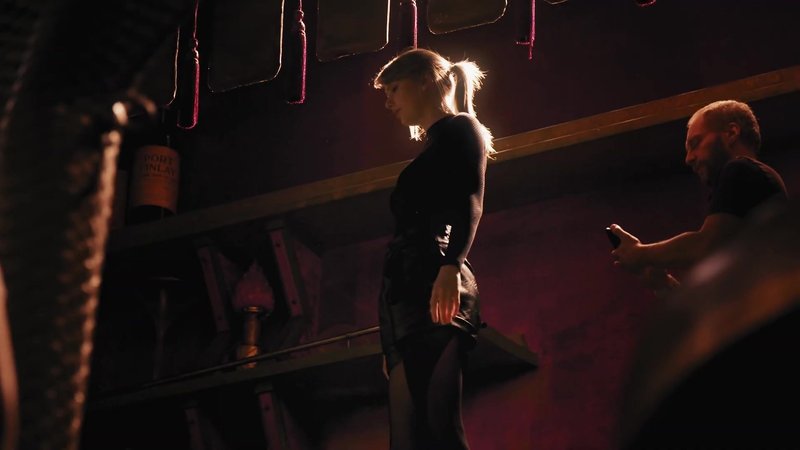 Taylor Swift — Cats - A Look Inside (Screen Captures) — photo 34