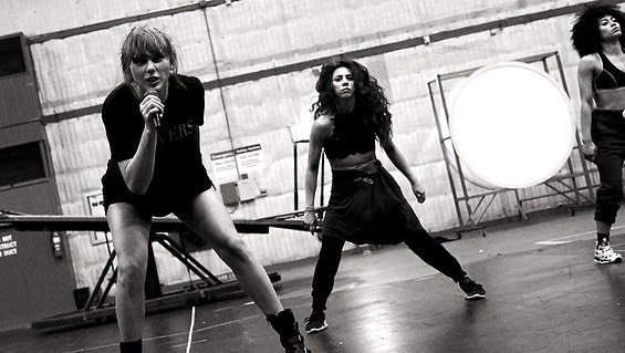 Taylor Swift — Stills — photo 3