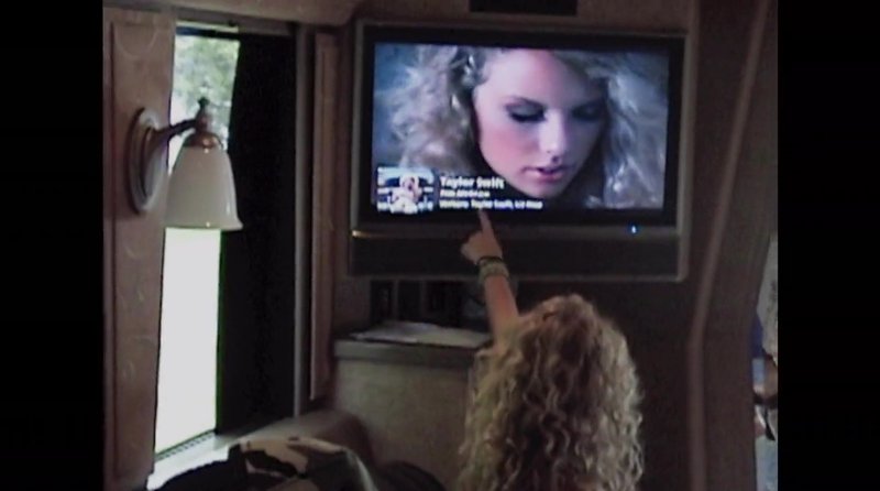 Taylor Swift — Screen Captures — photo 23