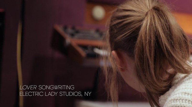 Taylor Swift — Screen Captures — photo 54