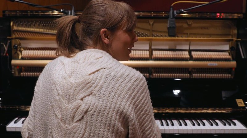 Taylor Swift — Screen Captures — photo 57