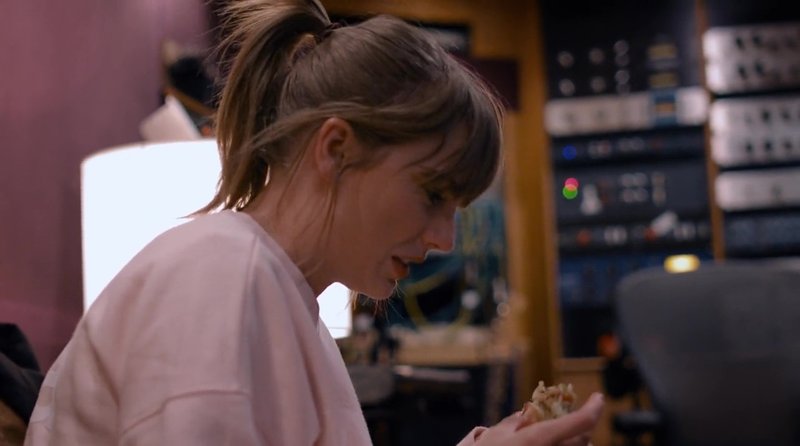 Taylor Swift — Screen Captures — photo 122