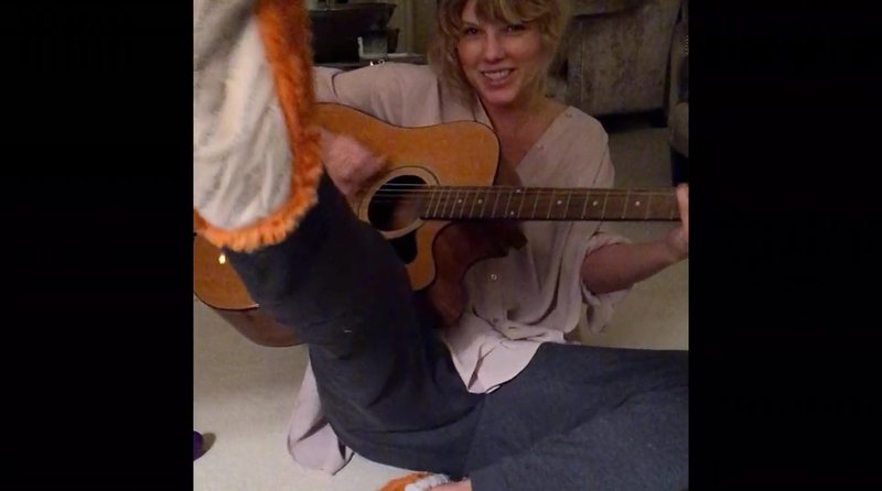 Taylor Swift — Screen Captures — photo 250