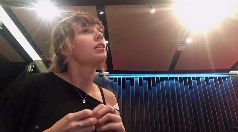 Taylor Swift — Screen Captures — photo 268