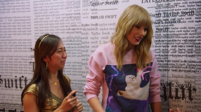 Taylor Swift — Screen Captures — photo 300