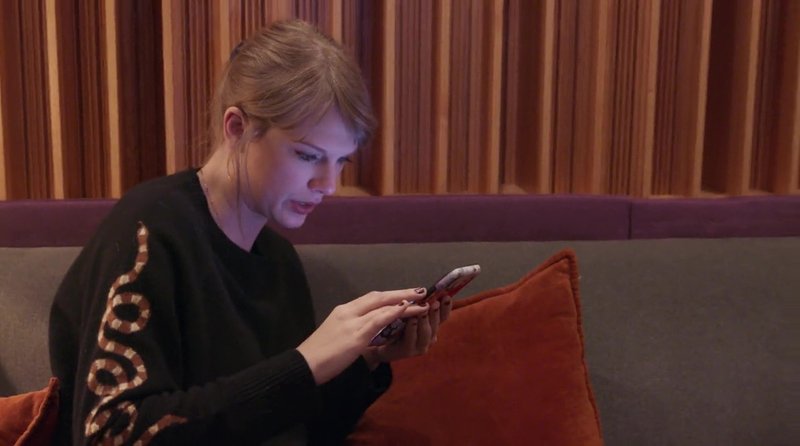 Taylor Swift — Screen Captures — photo 315
