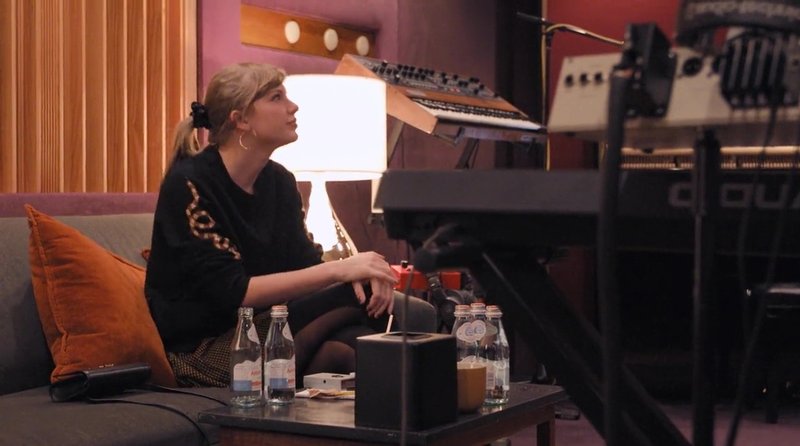 Taylor Swift — Screen Captures — photo 322