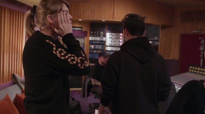 Taylor Swift — Screen Captures — photo 325