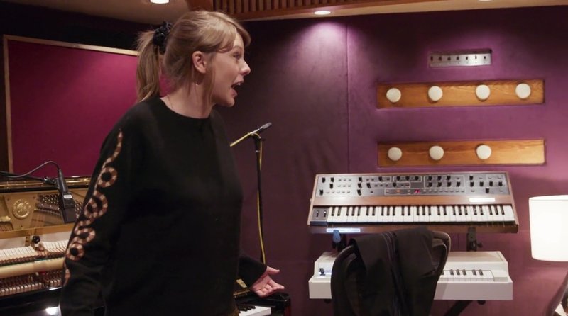 Taylor Swift — Screen Captures — photo 334