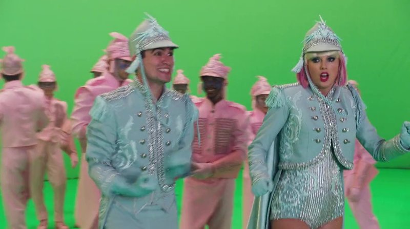 Taylor Swift — Screen Captures — photo 335