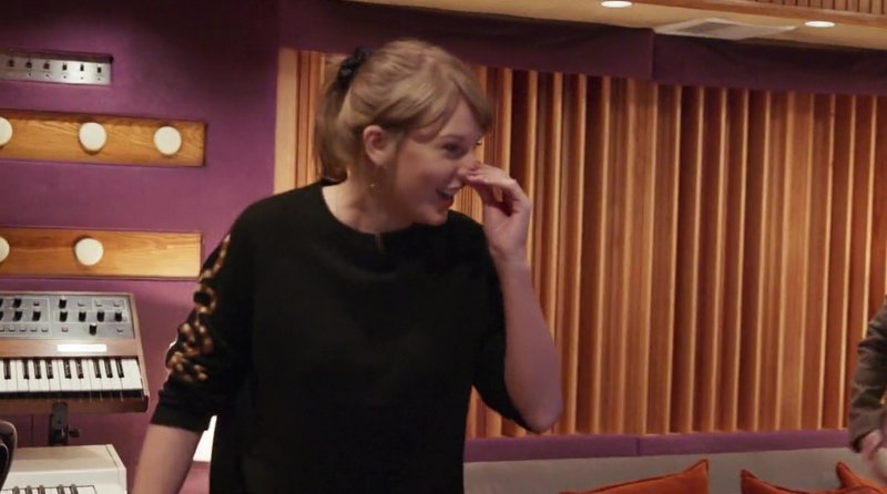 Taylor Swift — Screen Captures — photo 352