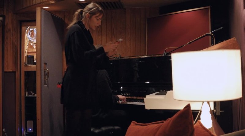 Taylor Swift — Screen Captures — photo 379