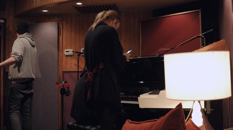 Taylor Swift — Screen Captures — photo 380