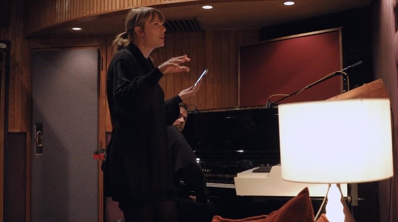 Taylor Swift — Screen Captures — photo 381