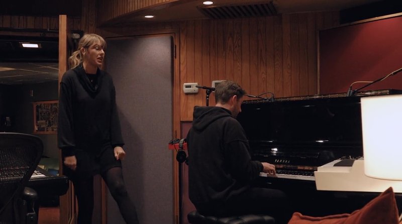 Taylor Swift — Screen Captures — photo 386