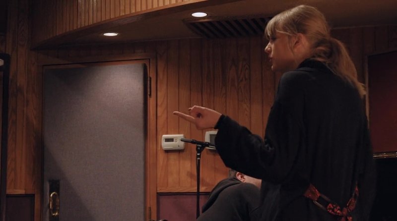 Taylor Swift — Screen Captures — photo 388