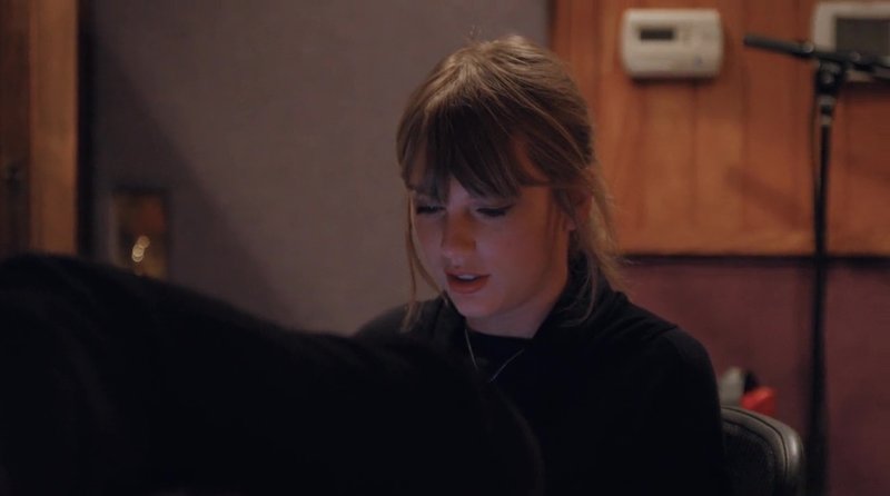 Taylor Swift — Screen Captures — photo 390