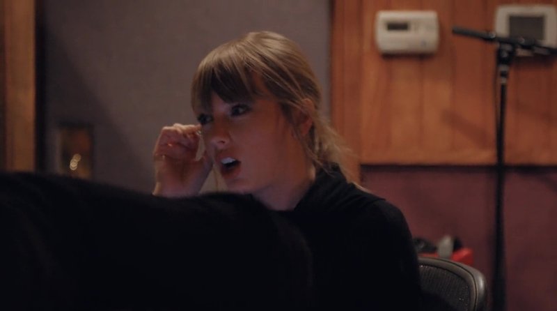 Taylor Swift — Screen Captures — photo 392