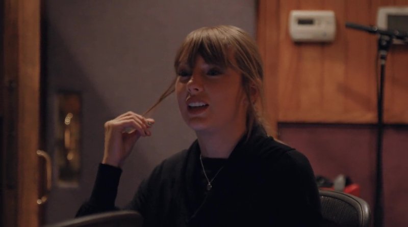 Taylor Swift — Screen Captures — photo 393
