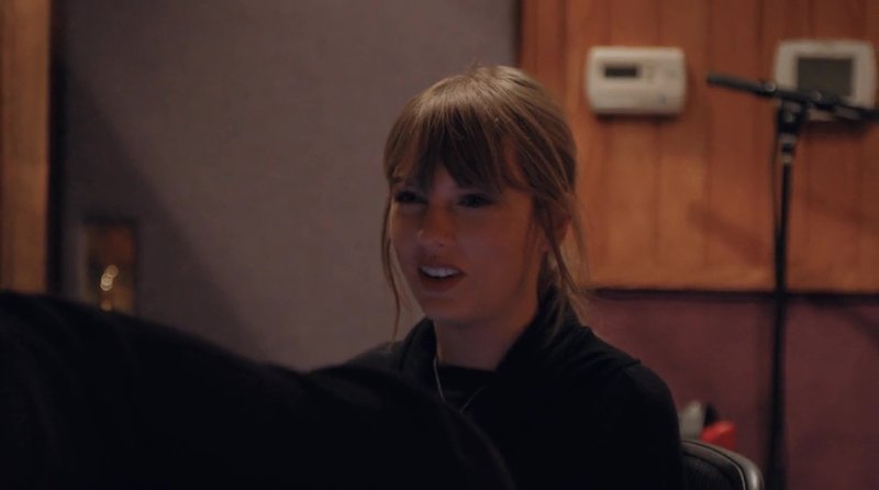 Taylor Swift — Screen Captures — photo 395