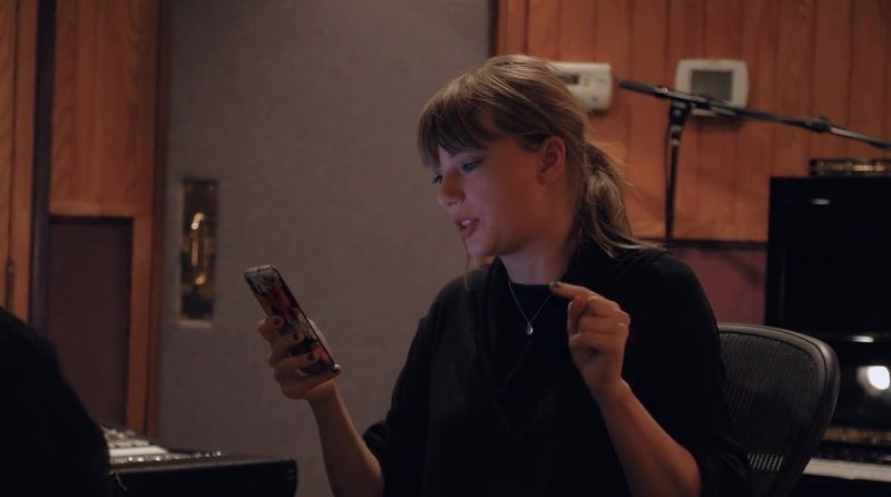 Taylor Swift — Screen Captures — photo 399