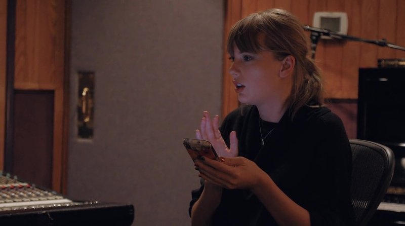 Taylor Swift — Screen Captures — photo 402