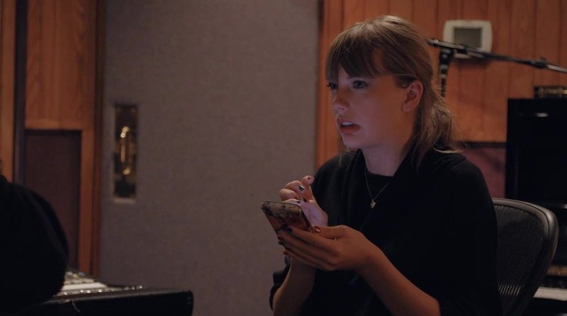 Taylor Swift — Screen Captures — photo 403