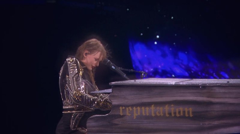 Taylor Swift — Screen Captures — photo 436