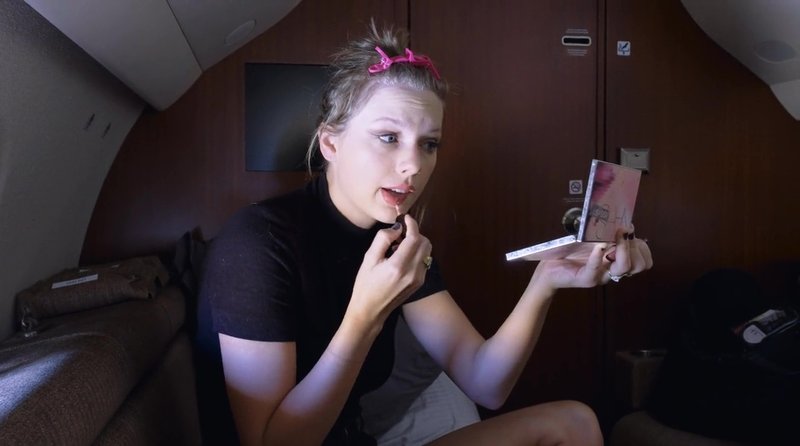 Taylor Swift — Screen Captures — photo 459
