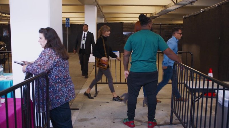 Taylor Swift — Screen Captures — photo 500