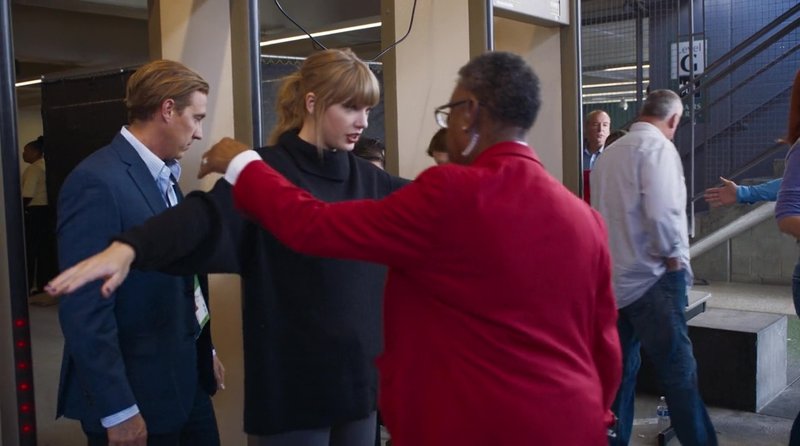 Taylor Swift — Screen Captures — photo 504