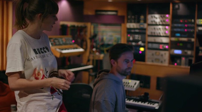 Taylor Swift — Screen Captures — photo 639