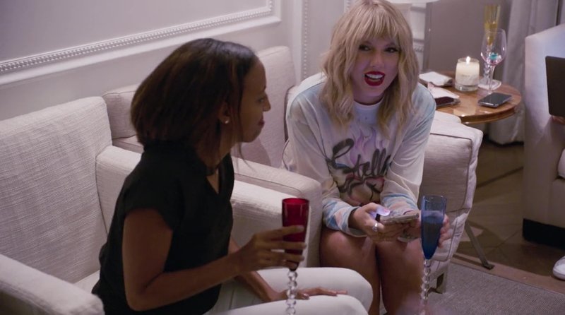 Taylor Swift — Screen Captures — photo 705