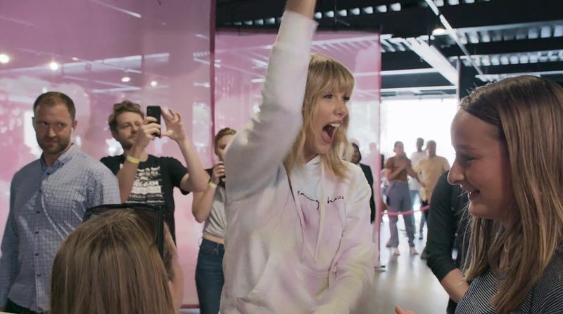 Taylor Swift — Screen Captures — photo 710