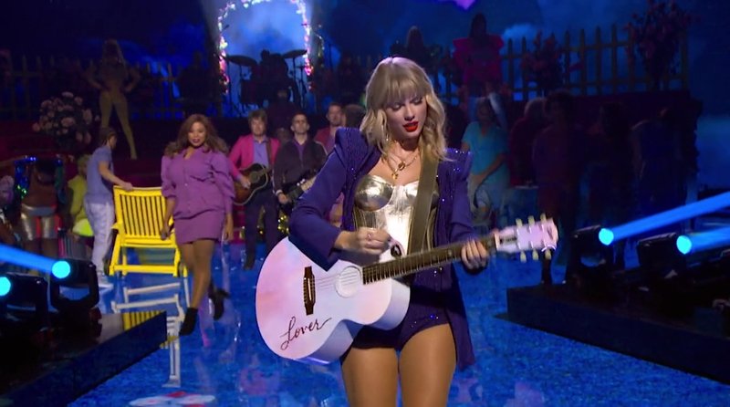 Taylor Swift — Screen Captures — photo 745
