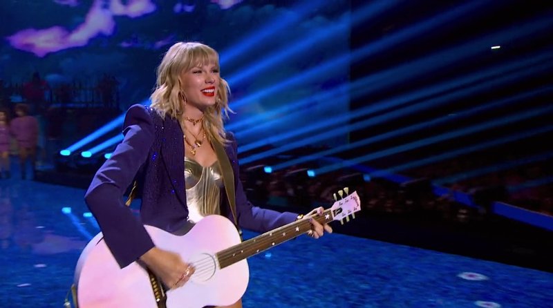 Taylor Swift — Screen Captures — photo 747
