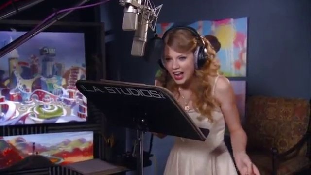 Taylor Swift — Behind the Scenes (Screen Captures) — photo 10