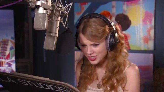 Taylor Swift — Behind the Scenes (Screen Captures) — photo 35