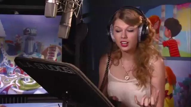 Taylor Swift — Behind the Scenes (Screen Captures) — photo 45