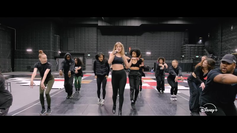 Taylor Swift — Trailer #2 (Screen Captures) — photo 34