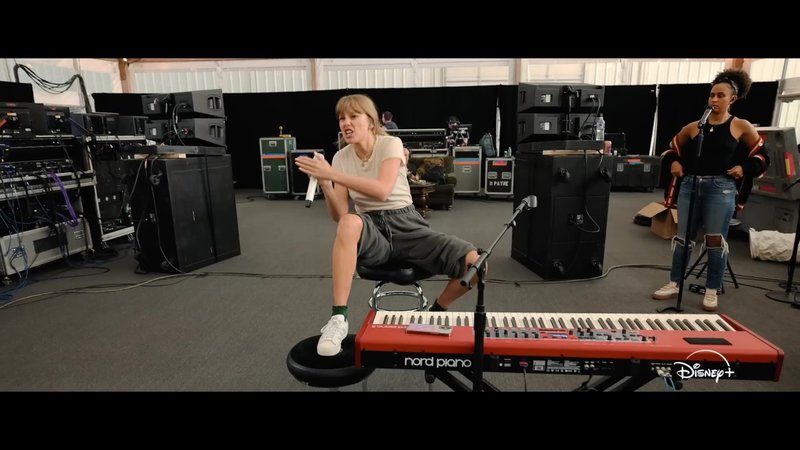 Taylor Swift — Trailer #2 (Screen Captures) — photo 123