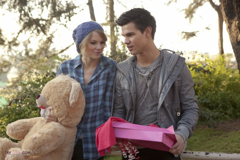 Taylor Swift — Behind the Scenes — photo 14