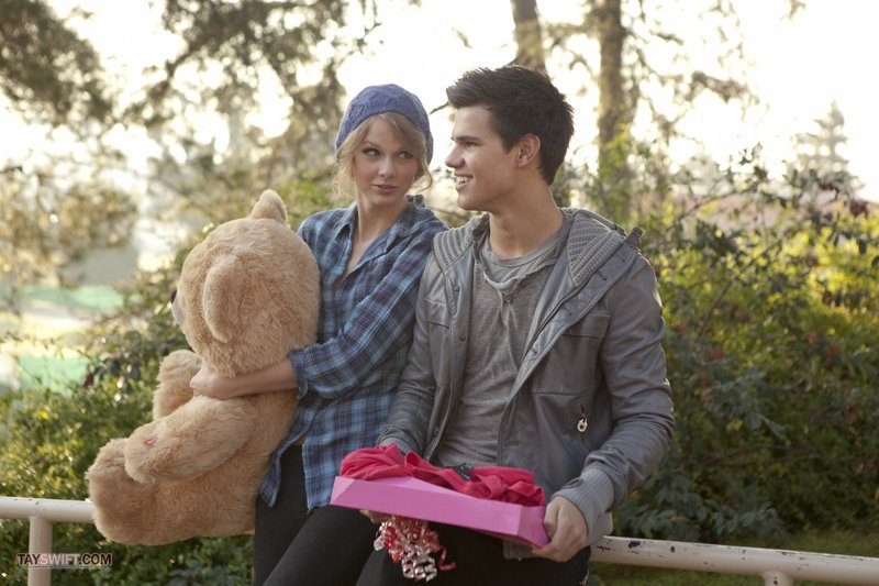 Taylor Swift — Behind the Scenes — photo 17